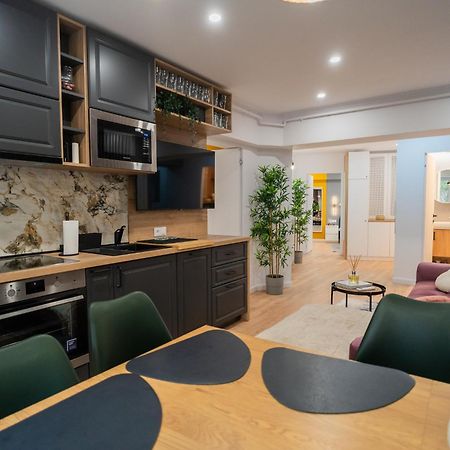 Urban Pearl - Old Town - Unique 4Br/3Ba Apartment ブカレスト エクステリア 写真