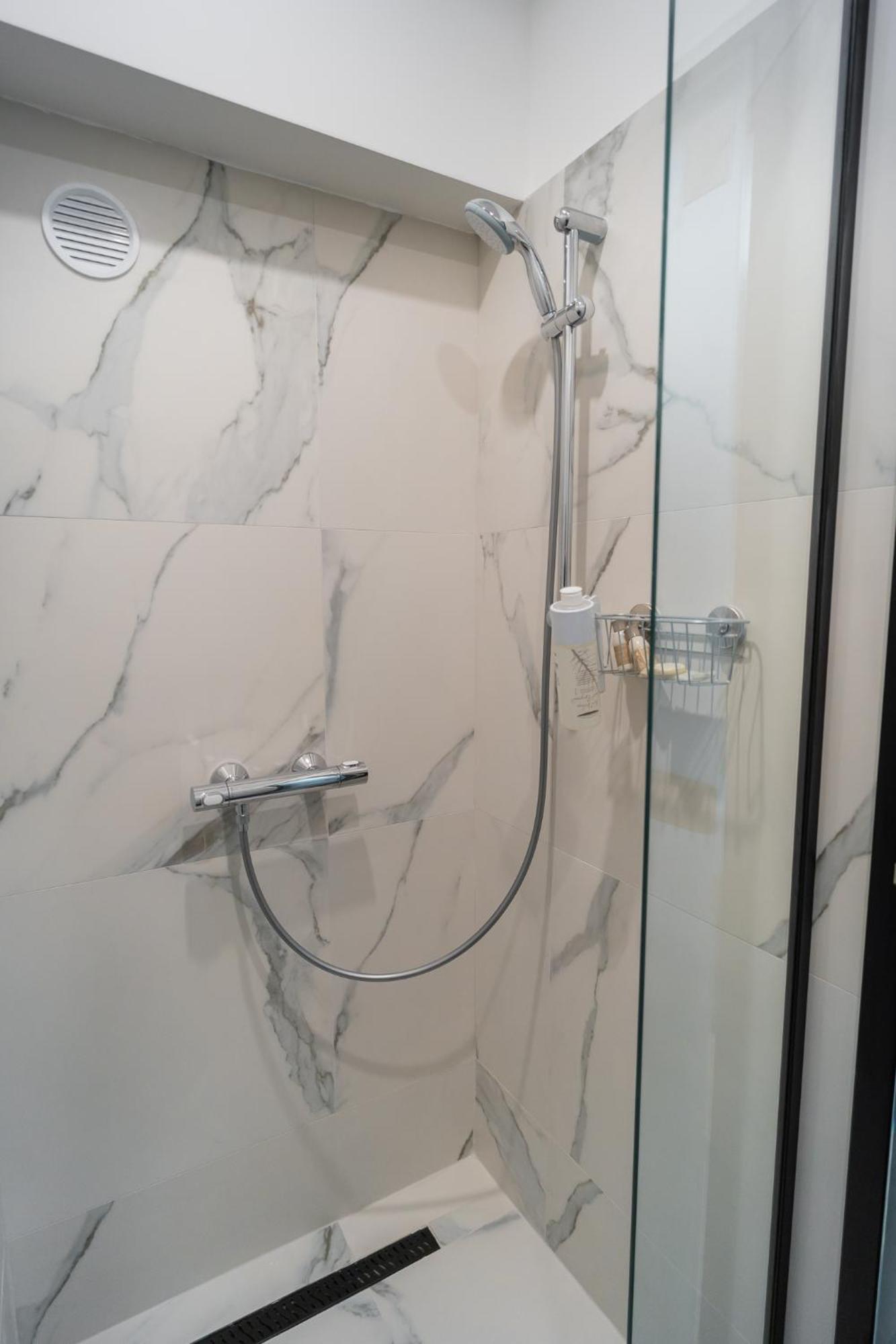 Urban Pearl - Old Town - Unique 4Br/3Ba Apartment ブカレスト エクステリア 写真